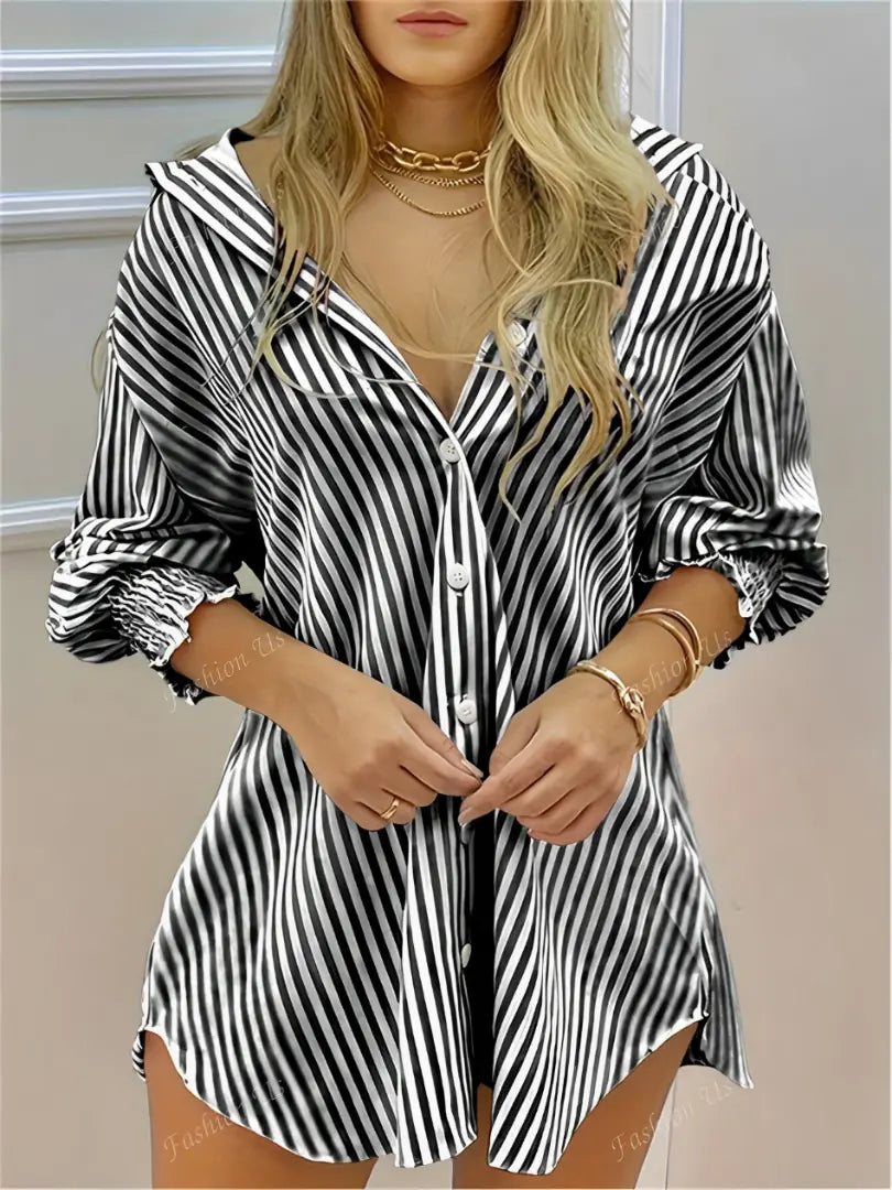 Camisa Feminina com Estampa Listrada Colorida