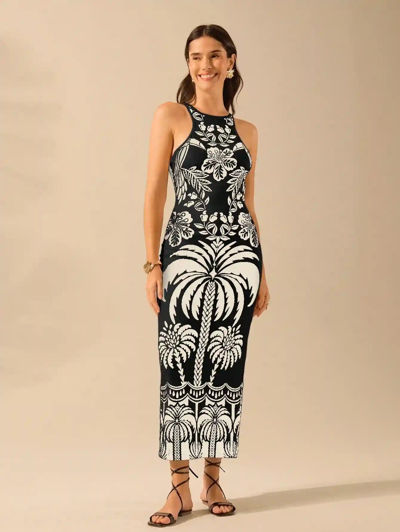 Vestido com Estampa Tropical