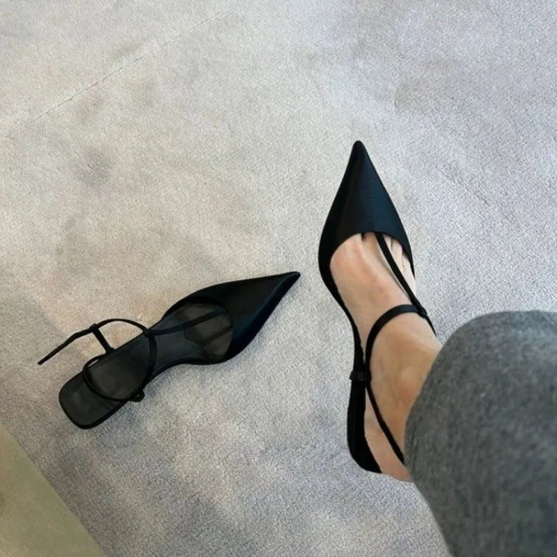 Sandálias sexy de dedo apontado para mulheres, salto baixo confortável, sandália na moda, versátil, bombas de tamanho grande, sapatos de marca