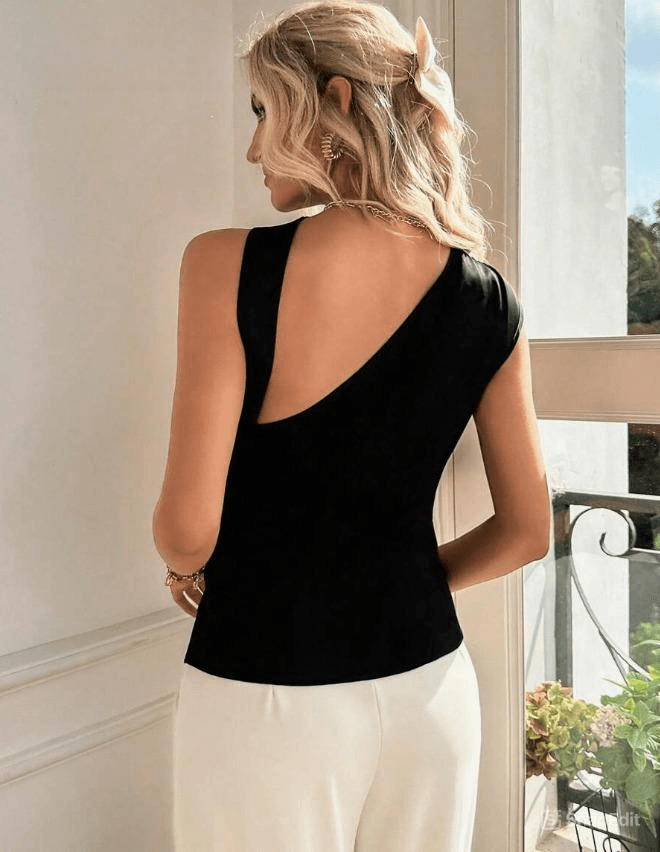 Blusa Firerie de Ombro Assimétrico de Cetim com Decote Sólido